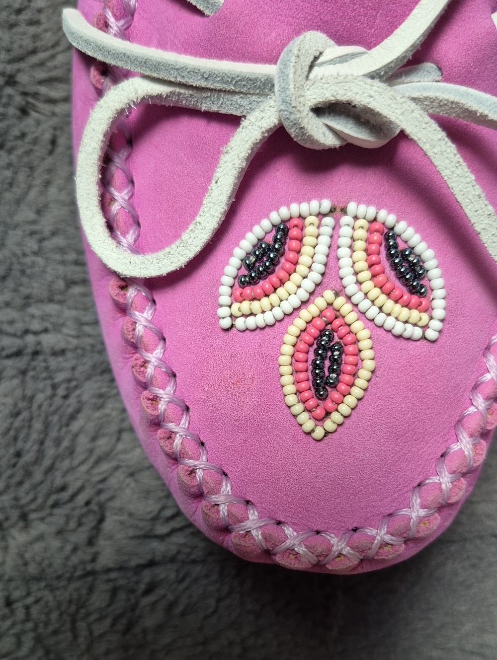 Kayak Manitobah Mukluks Pink Leather/Suede Beaded Moccasins, Size 8, New W Tags - Picture 6 of 15